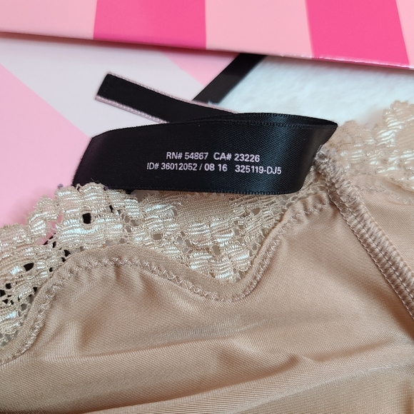Y2K Victoria's Secret Silky Satin Lace Classic Cheeky Panty Size M Beige - Picture 6 of 7